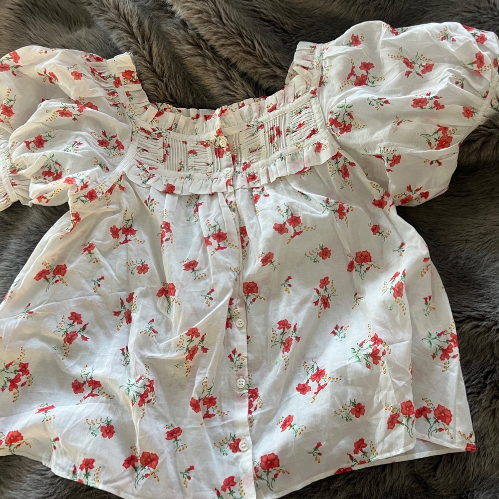 Floral Doen top like new.